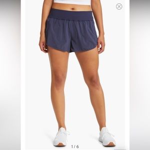 NWT Zella Aero shorts in Navy Nightfall